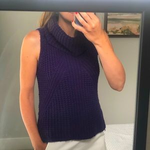 Sleeveless turtleneck sweater